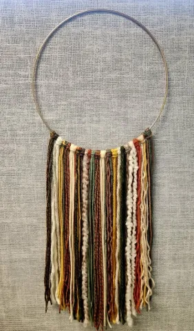 Wall yarn at hanging