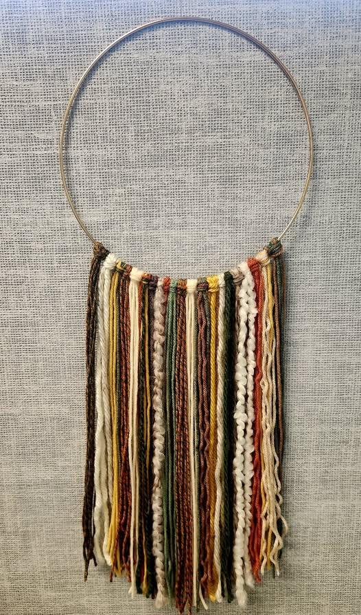 Wall yarn at hanging